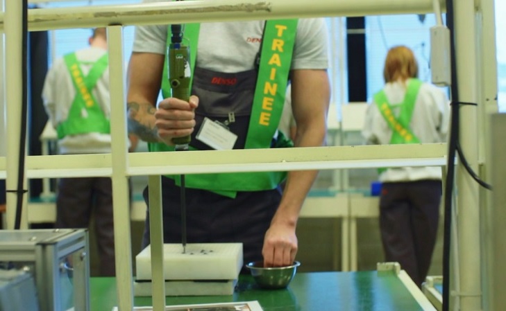 at-a-glance-img-czech-employees