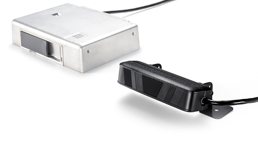 Product photos	(right: camera, left: main unit)