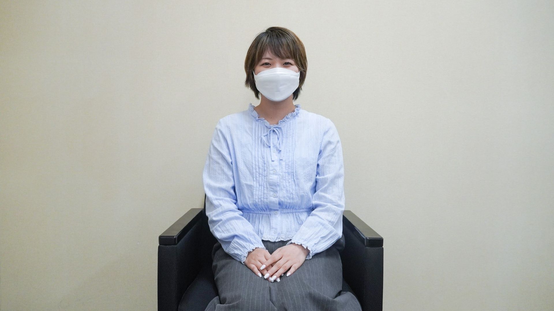 座り姿