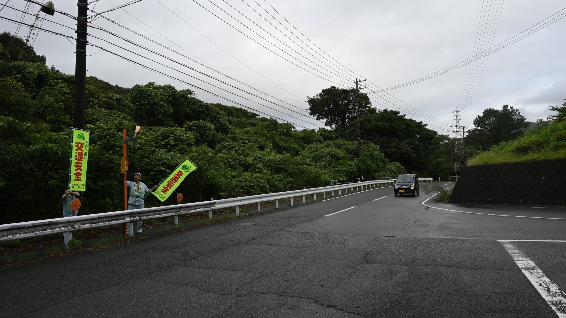 202507本社豊川工場立哨