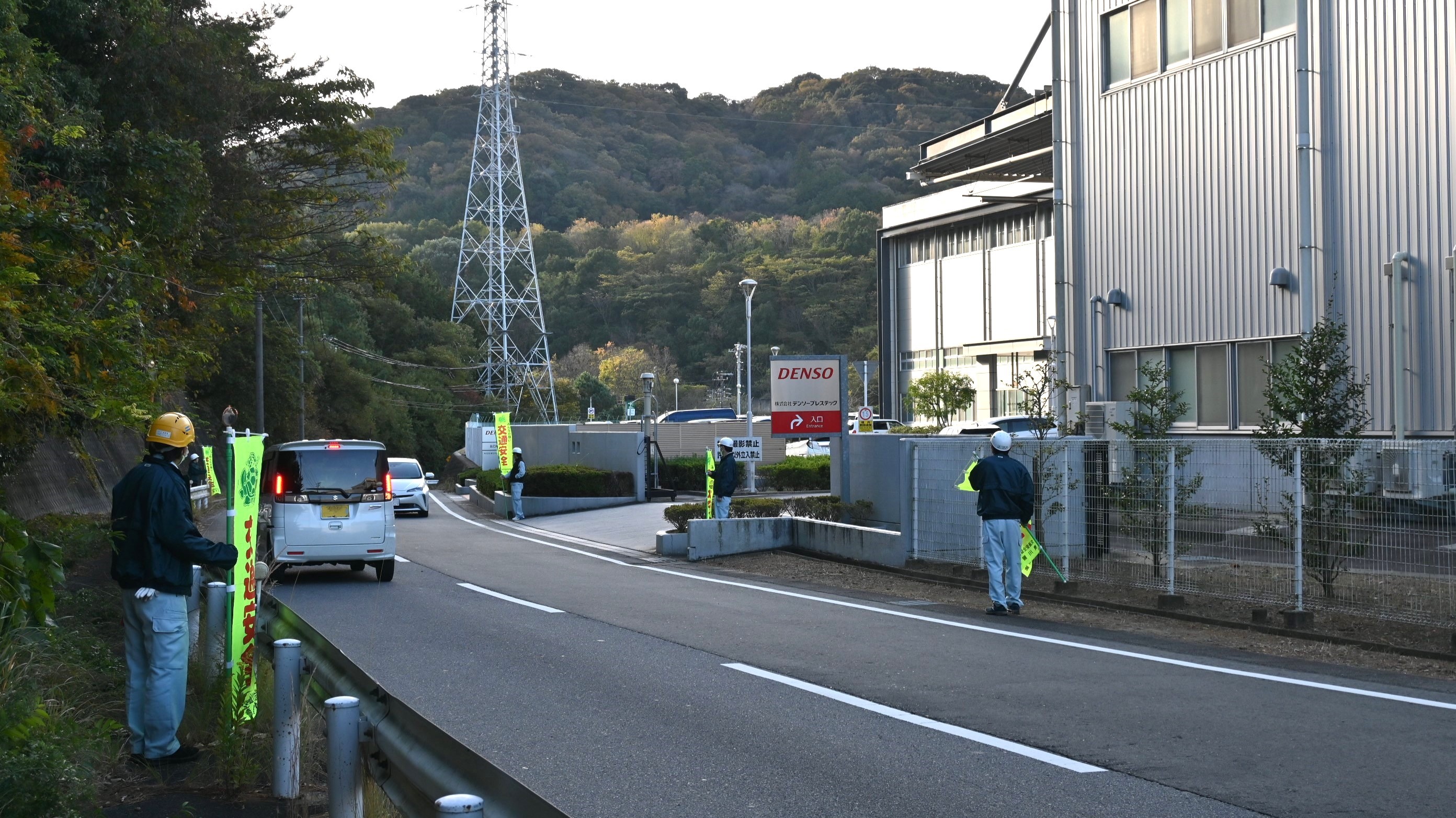 2511豊川工場立哨