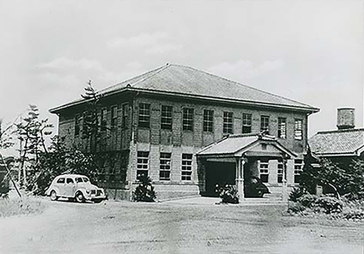 日本電装創立当時の本館(1949年)