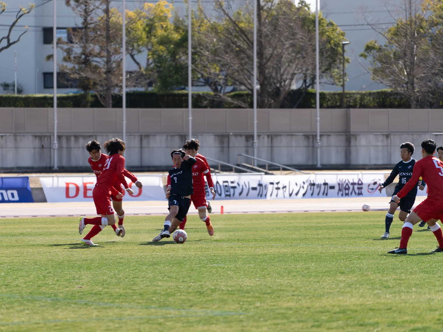デンソーカップチャレンジサッカー刈谷大会の試合風景
