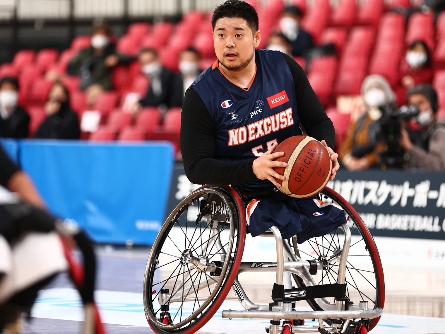 2023年1月の天皇杯日本車いすバスケットボール選手権大会でプレーする香西