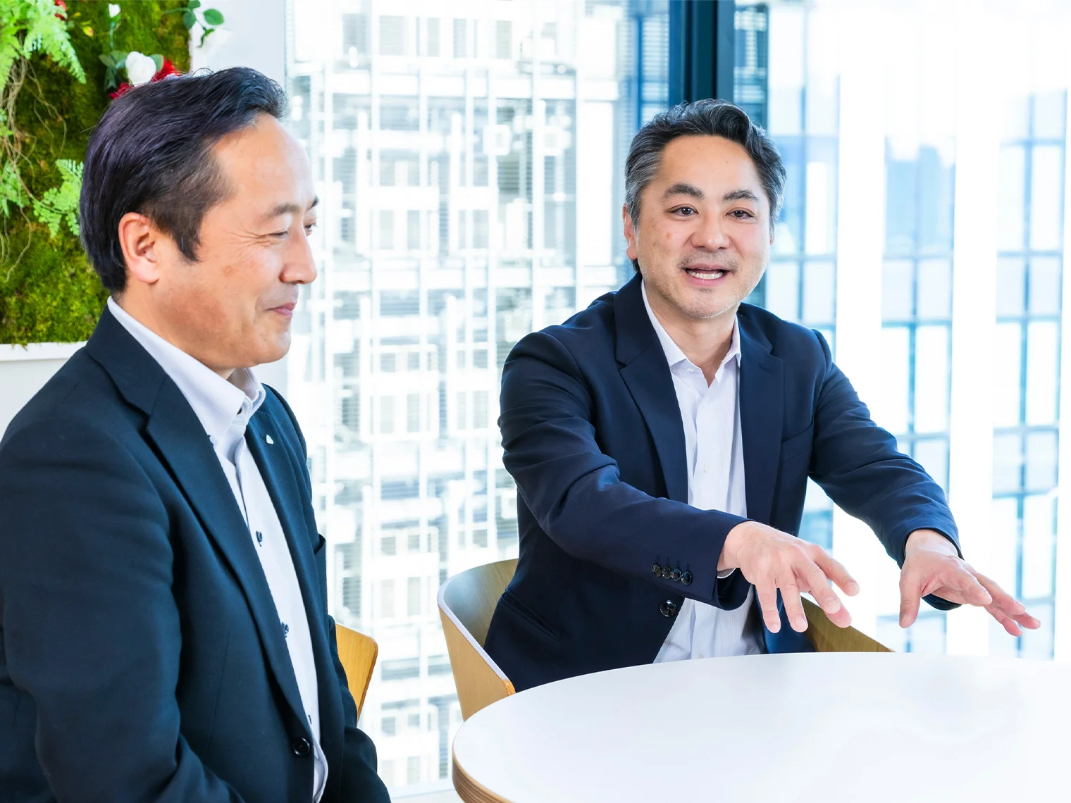インタビューに応える小久さんと大竹さん