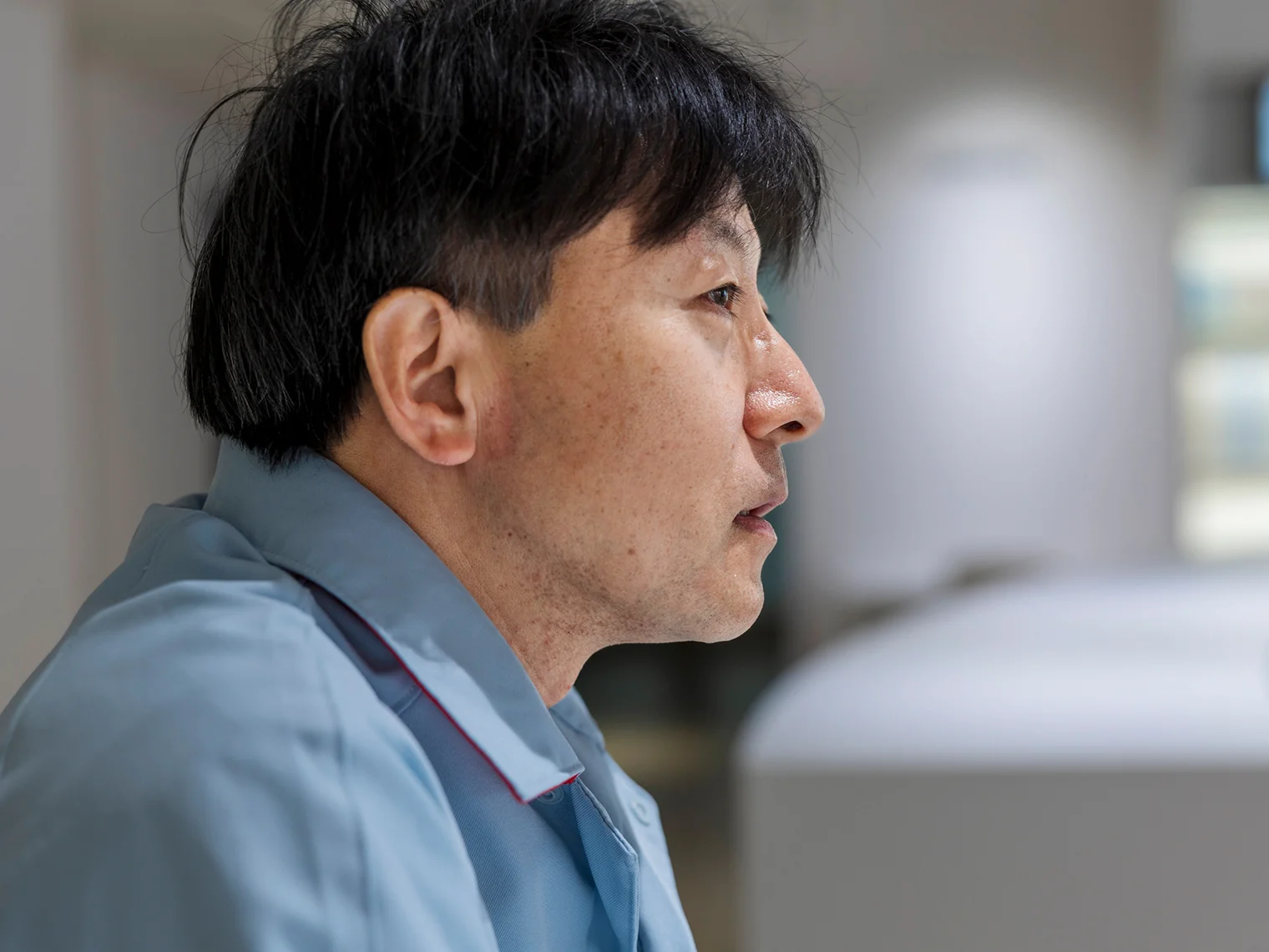 インタビューに応える統括部長の加藤③