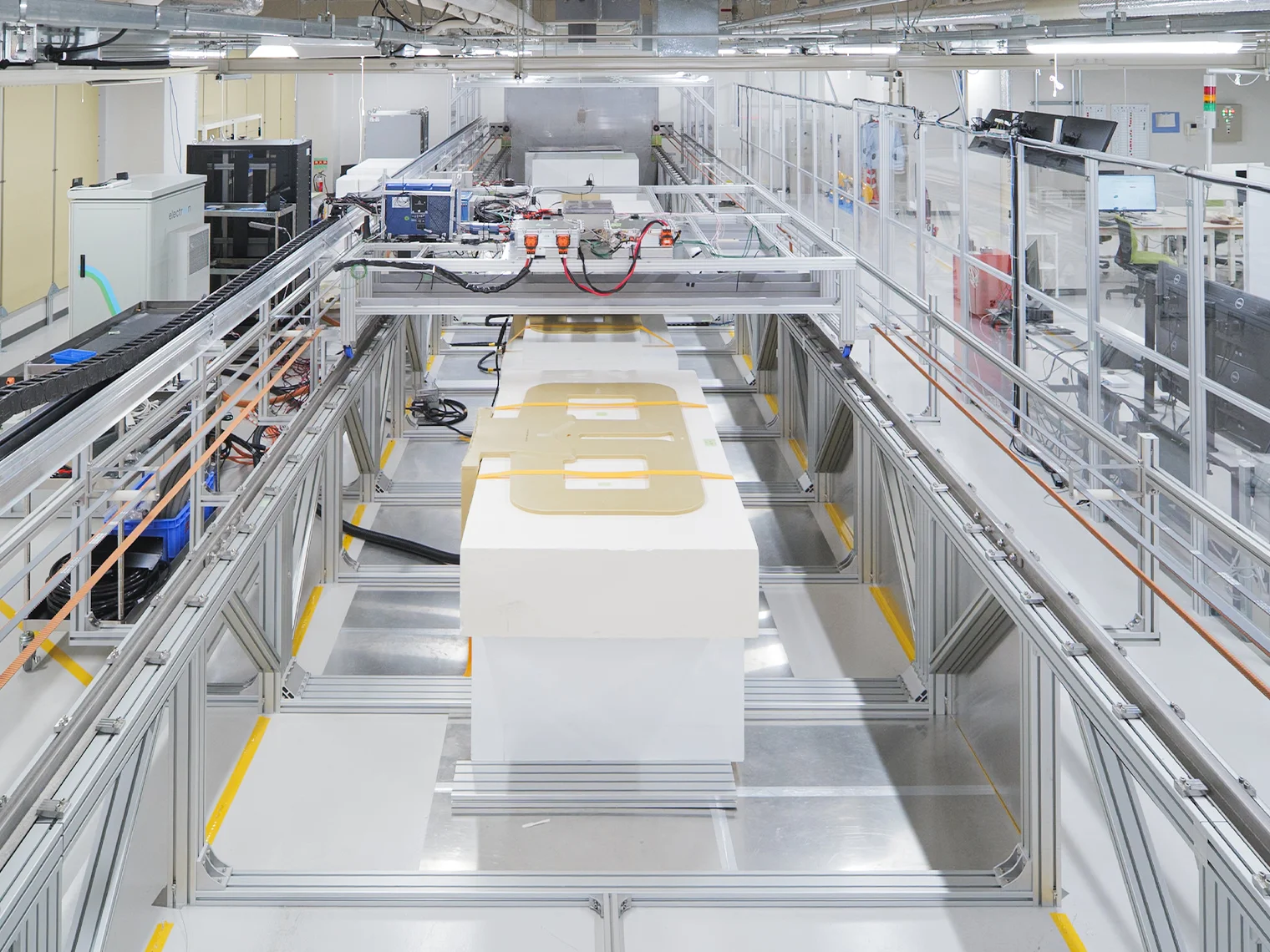 22-meter-long large-scale test bench