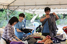 2015年　秋の海外・東日本支援衣料回収活動の様子