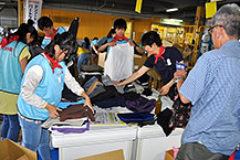 デンソーグループ海外支援衣料回収活動の様子