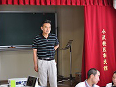 写真は、古海所長の挨拶している様子