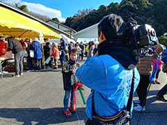 写真は、CATV　三河湾ネットワークが取材にきた様子