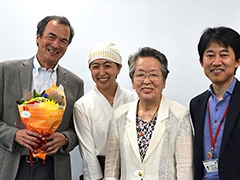 写真は、オルコット社外取締役、さいきち商店のお二人、空調冷熱技術1部高橋部長の様子
