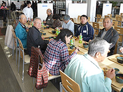 写真は、ランチタイムの様子