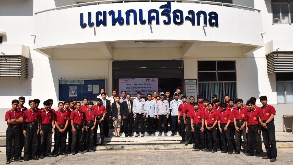 dnth-presents-machine2